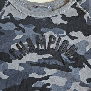 NWT Champion Camo Sweatshirt Size XS Grey